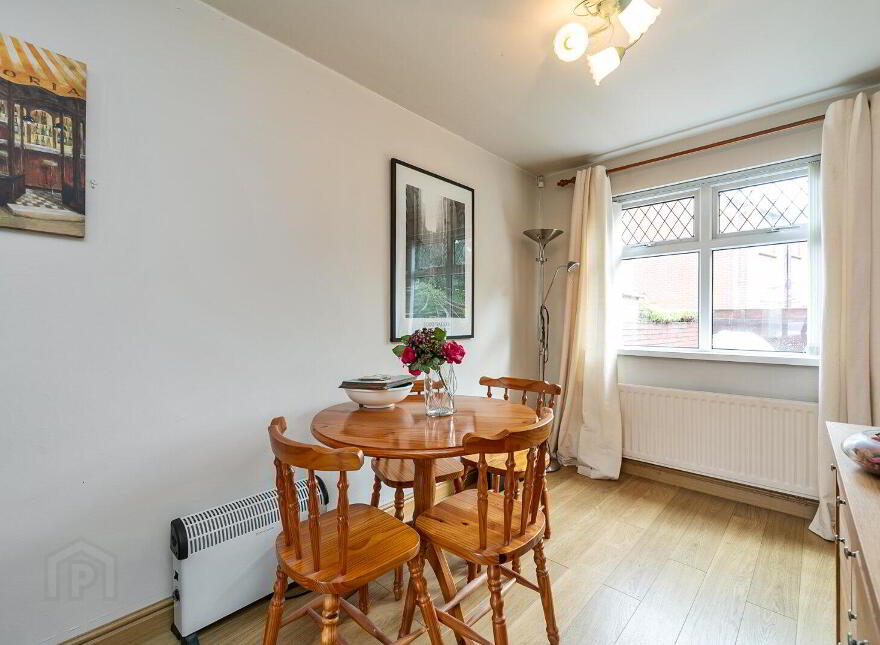 8 Winchester Gardens, Carryduff, Belfast, BT8 8QE