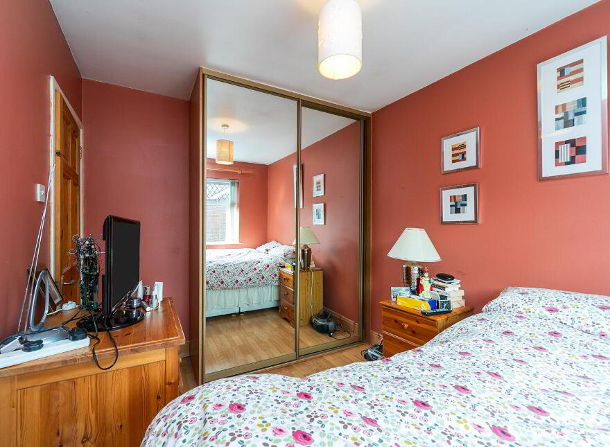 8 Winchester Gardens, Carryduff, Belfast, BT8 8QE