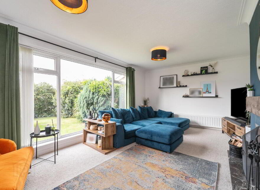 141 Hillsborough Road, Lisburn, BT27 5QY