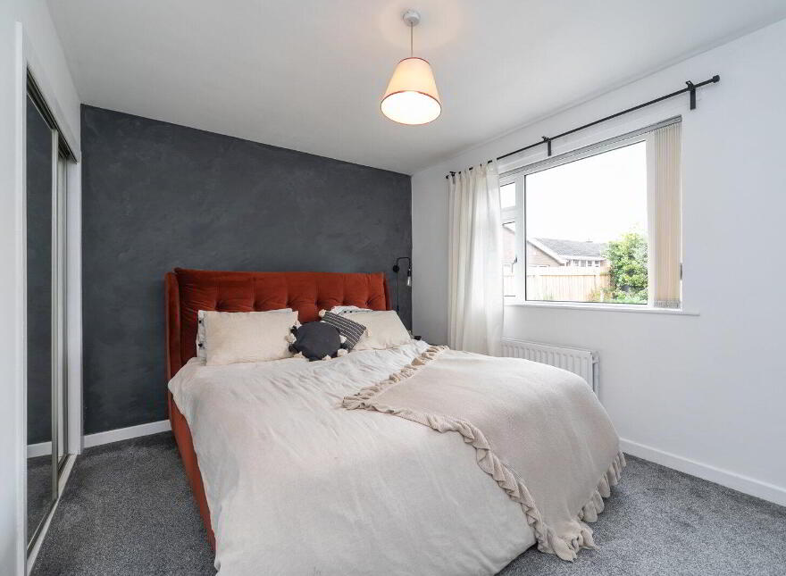 141 Hillsborough Road, Lisburn, BT27 5QY