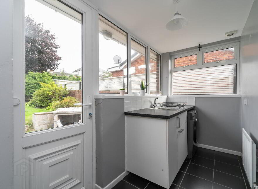 141 Hillsborough Road, Lisburn, BT27 5QY