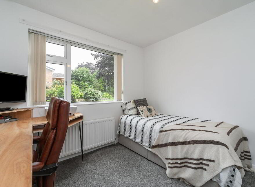 141 Hillsborough Road, Lisburn, BT27 5QY