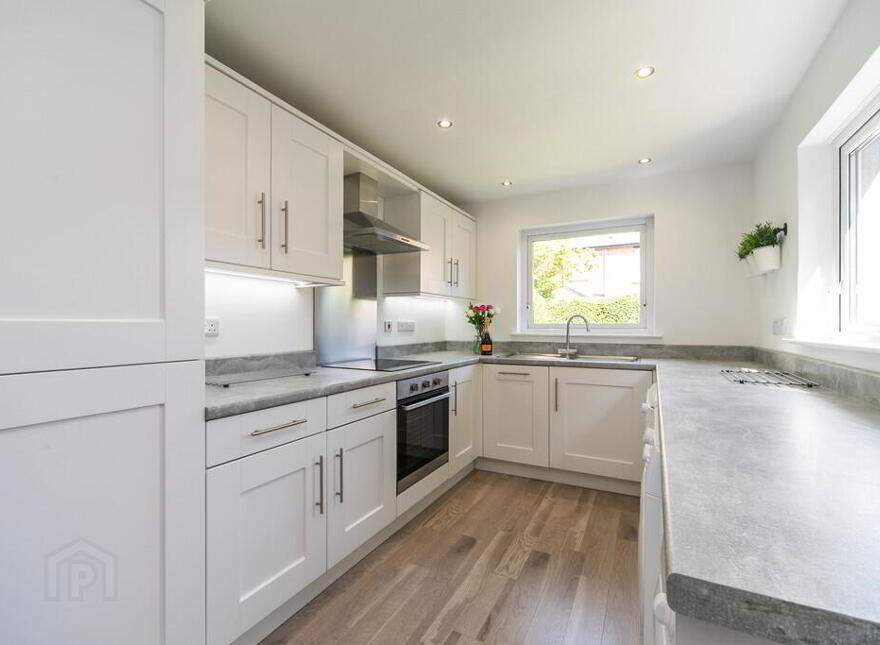 16 Loopland Park, Belfast, BT6 9DY