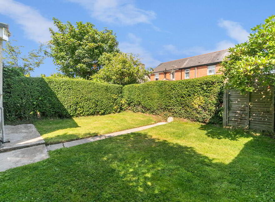 16 Loopland Park, Belfast, BT6 9DY