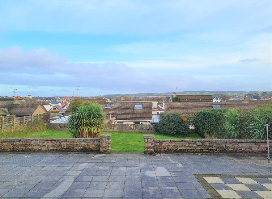 1 Dhu Varren Park South, Portrush, BT56 8HZ