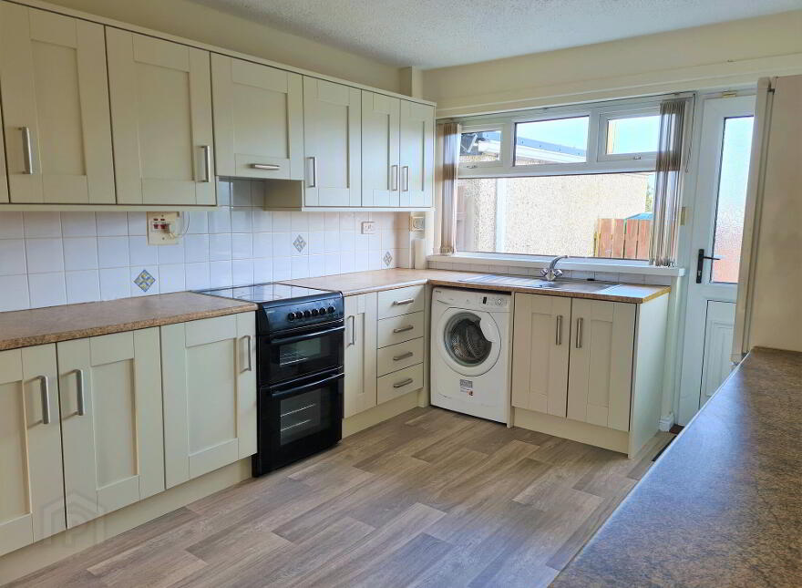 1 Dhu Varren Park South, Portrush, BT56 8HZ