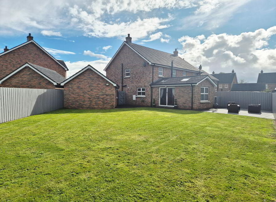 28 Loguestown Green, Coleraine, BT52 2RG