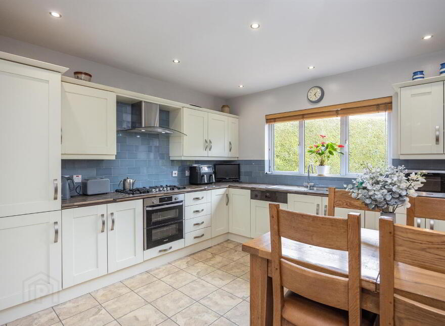 8 Seahill, Donaghadee, BT21 0SH