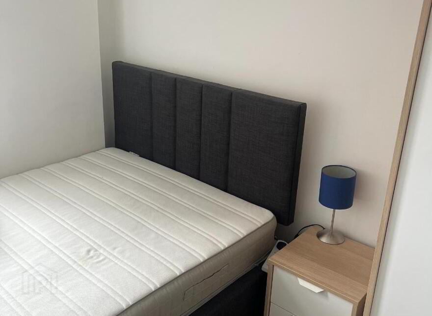 701 College Central, 4 College Avenue, Belfast, BT1 6BD