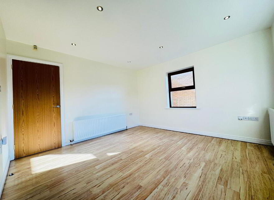 24 Aylesbury Court, Mallusk, Newtownabbey, BT36 7YQ