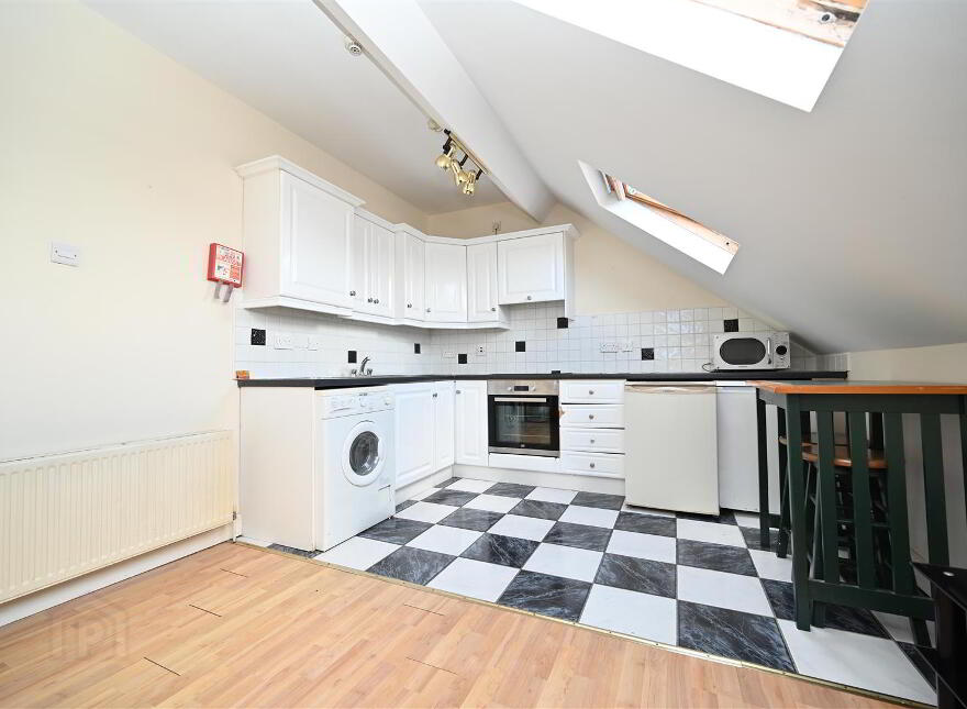 16c Meadowbank Street, Belfast, BT9 7FG