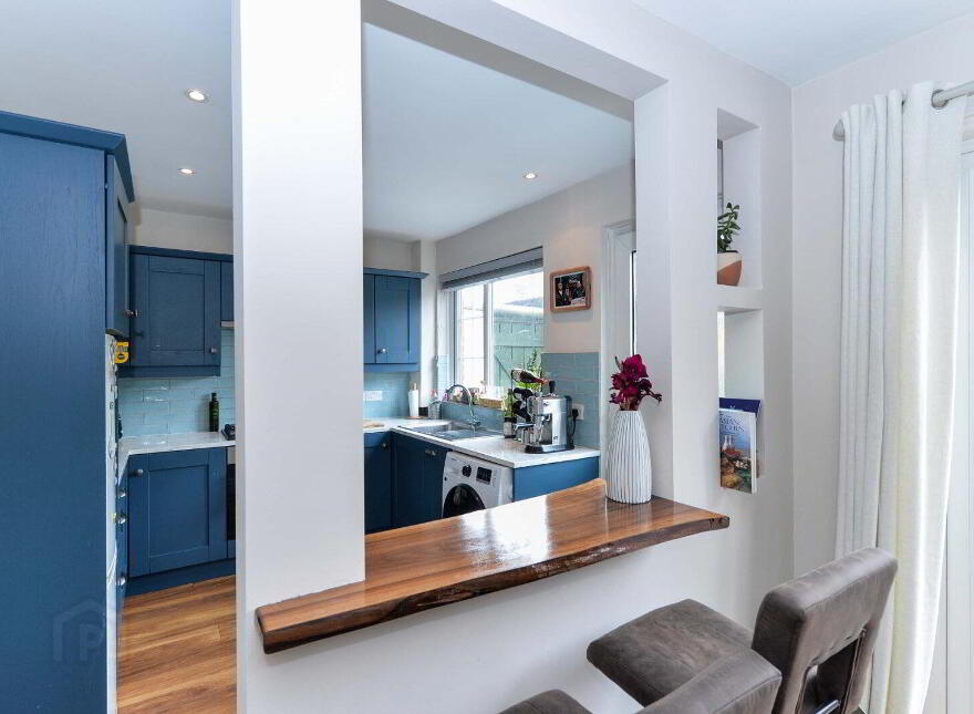 44 Thornhill Parade, Belfast, BT5 7AU