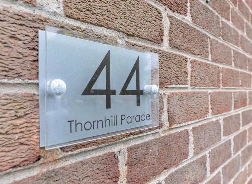 44 Thornhill Parade, Belfast, BT5 7AU