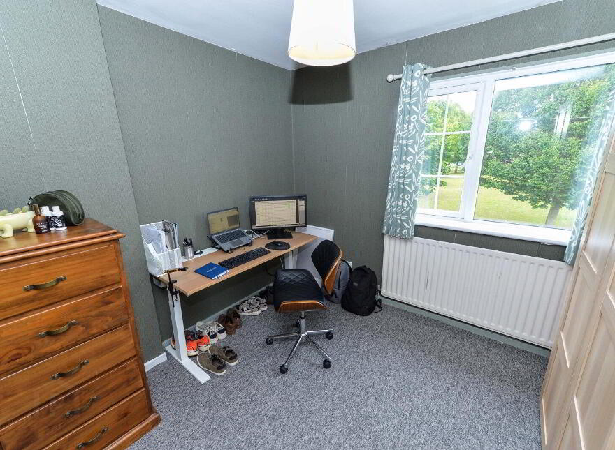 44 Thornhill Parade, Belfast, BT5 7AU