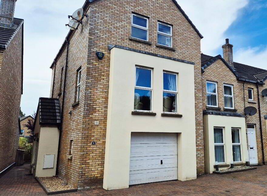 8 Cloonavin Green, Coleraine, BT52 1RG photo