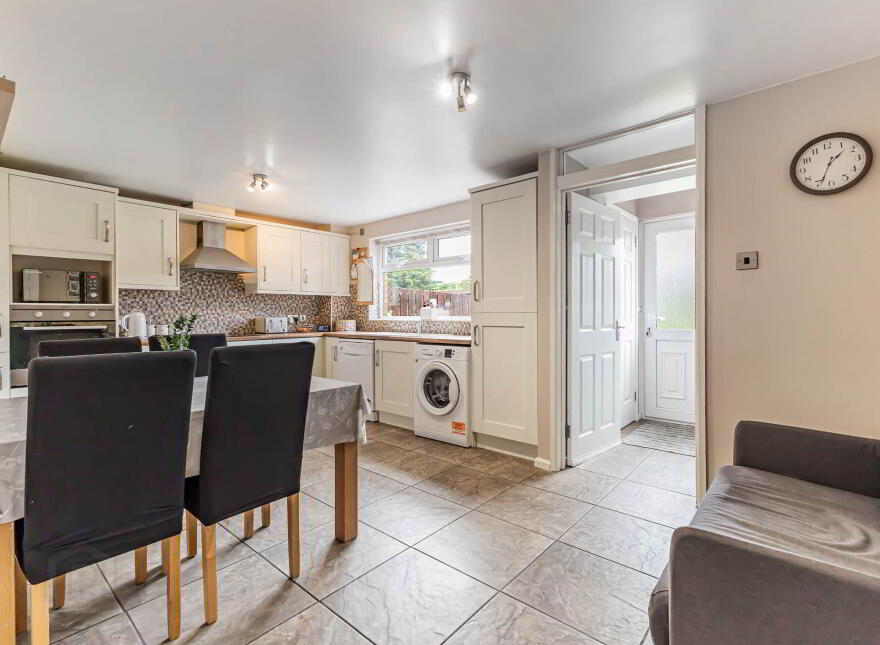 6 Glenmore Court, Lisburn, BT27 4BE