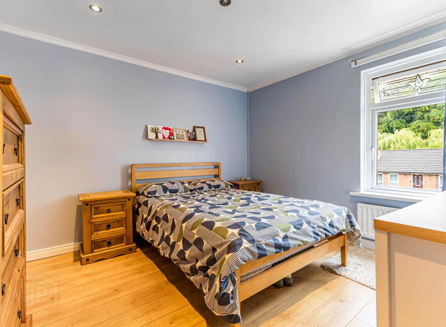 6 Glenmore Court, Lisburn, BT27 4BE