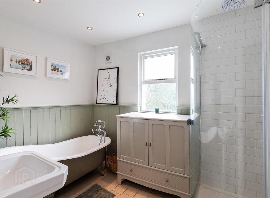 352 Ravenhill Road, Ravenhill, Belfast, BT6 8GL