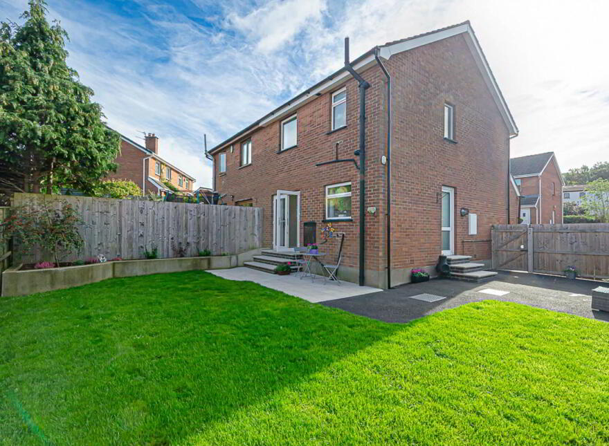 74 Cedar Grove, Holywood, BT18 9QB