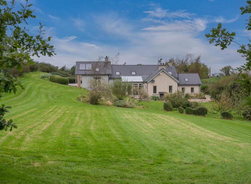 9 Church Road, Downpatrick, Crossgar, BT30 9BQ