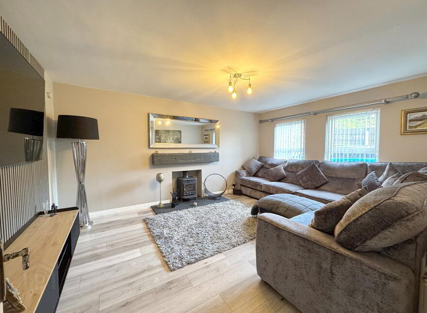 1 Oaklands, Loughbrickland, Banbridge, BT32 3WN