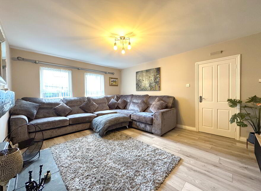 1 Oaklands, Loughbrickland, Banbridge, BT32 3WN