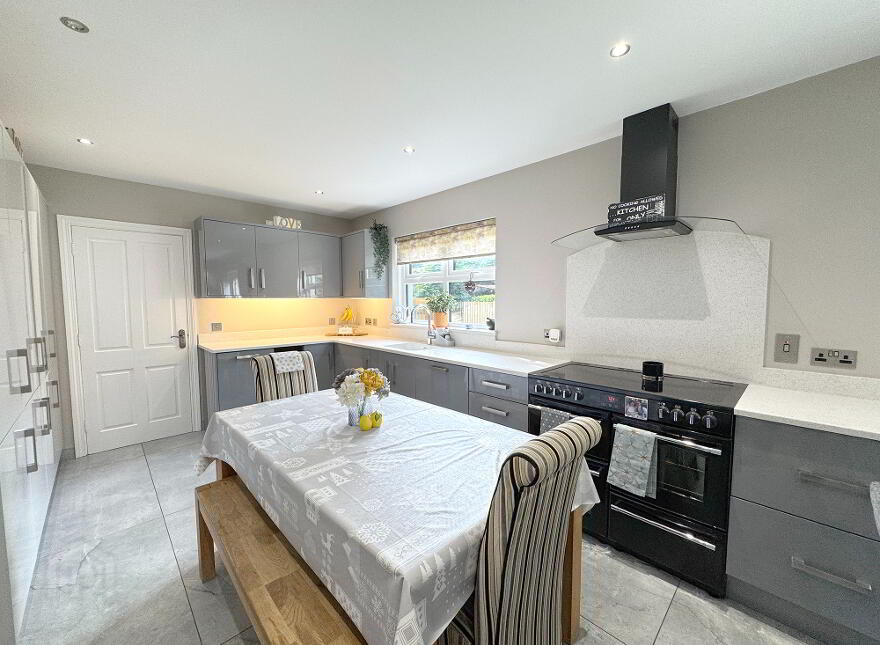 1 Oaklands, Loughbrickland, Banbridge, BT32 3WN
