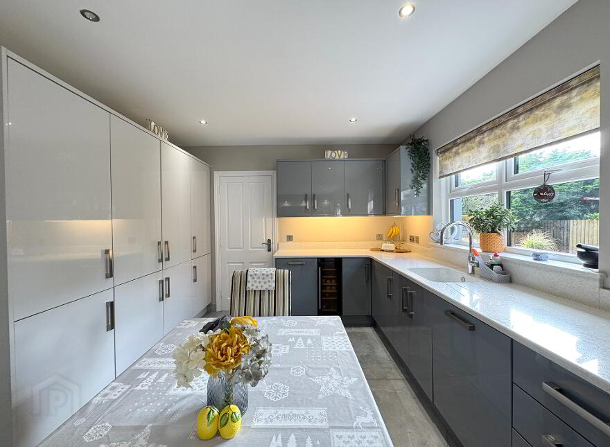 1 Oaklands, Loughbrickland, Banbridge, BT32 3WN