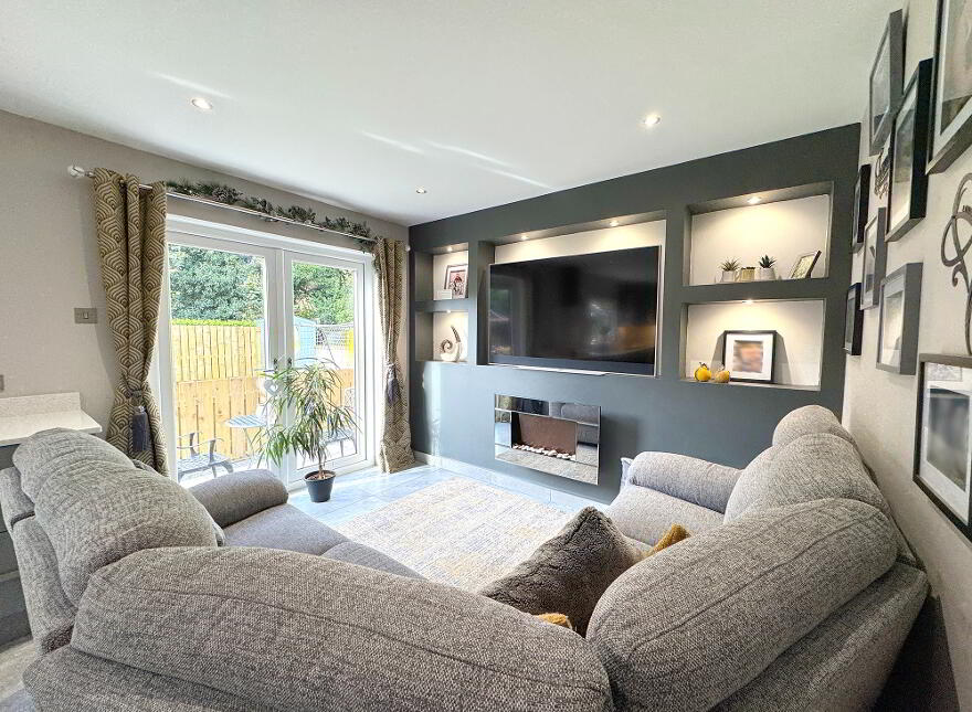 1 Oaklands, Loughbrickland, Banbridge, BT32 3WN
