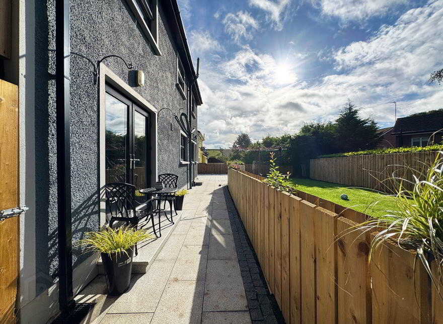 1 Oaklands, Loughbrickland, Banbridge, BT32 3WN
