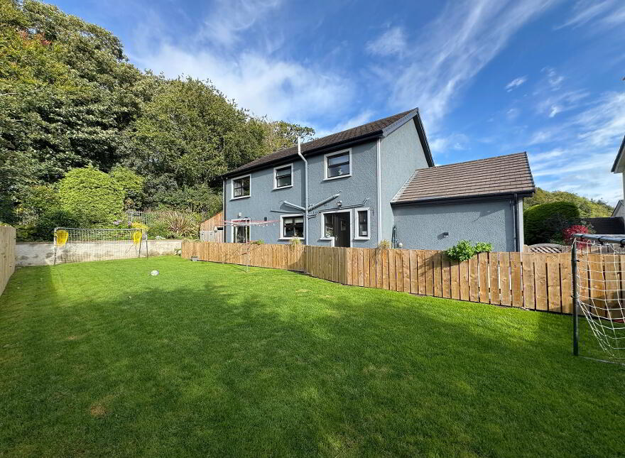 1 Oaklands, Loughbrickland, Banbridge, BT32 3WN