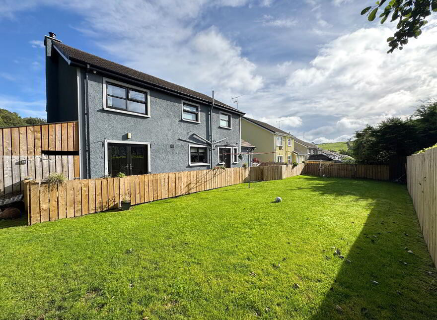 1 Oaklands, Loughbrickland, Banbridge, BT32 3WN