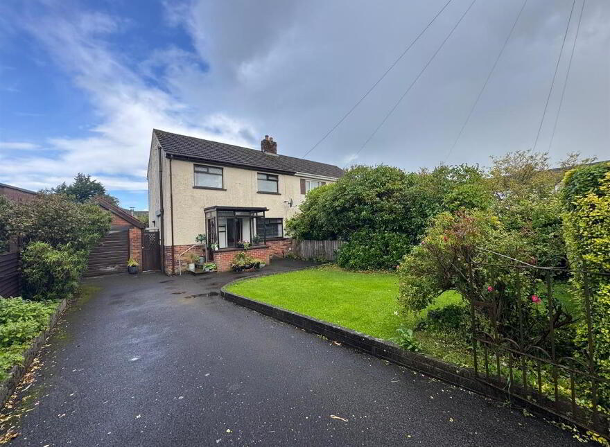 22 Cairngorm Crescent, Glengormley, Newtownabbey, BT36 5EW photo