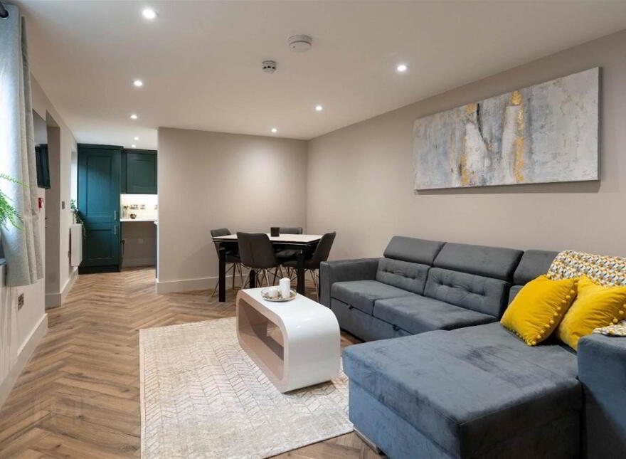 37 4,, West, 37 Princess Street, Portrush, BT56 8BD