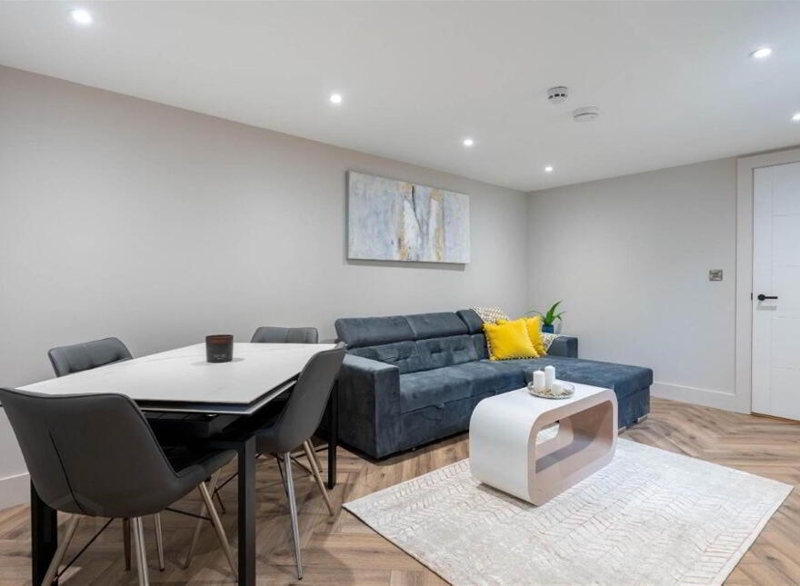 37 4,, West, 37 Princess Street, Portrush, BT56 8BD