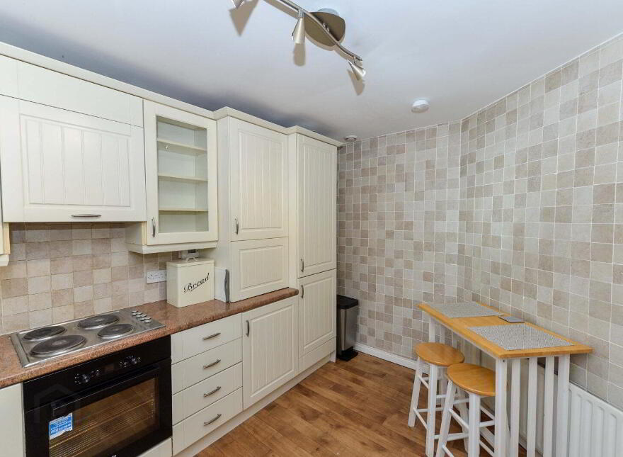 64 Forest Grove, Belfast, BT8 6AR