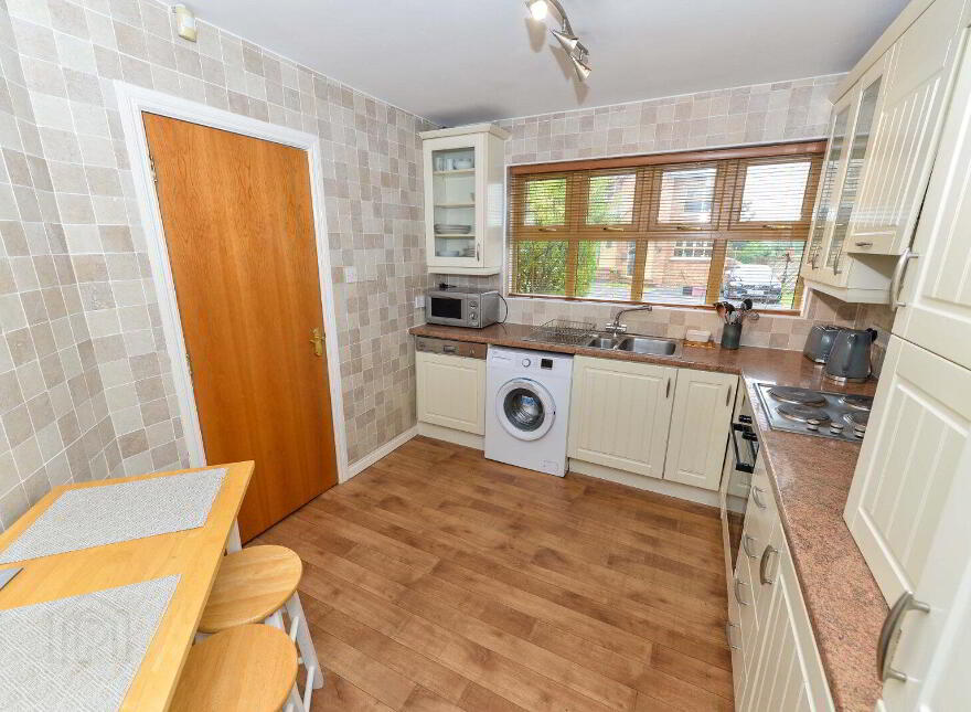 64 Forest Grove, Belfast, BT8 6AR