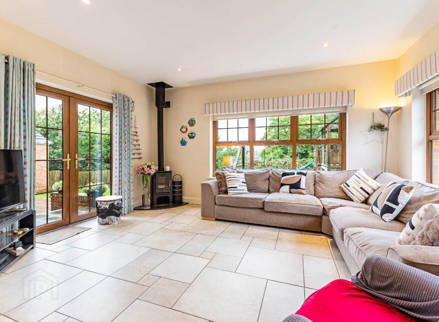 39 Governors Bridge Road, Hillsborough, BT26 6FH