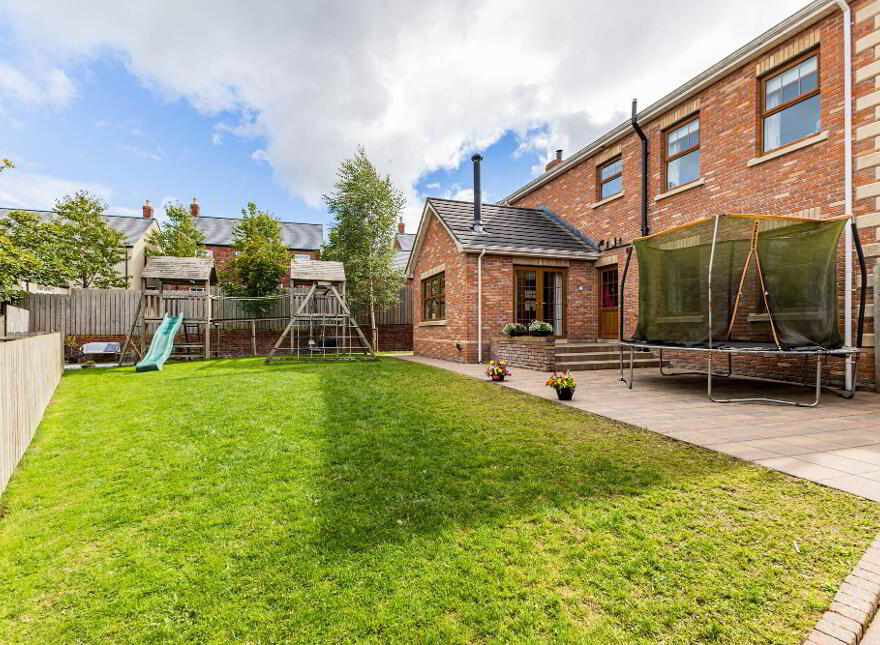 39 Governors Bridge Road, Hillsborough, BT26 6FH