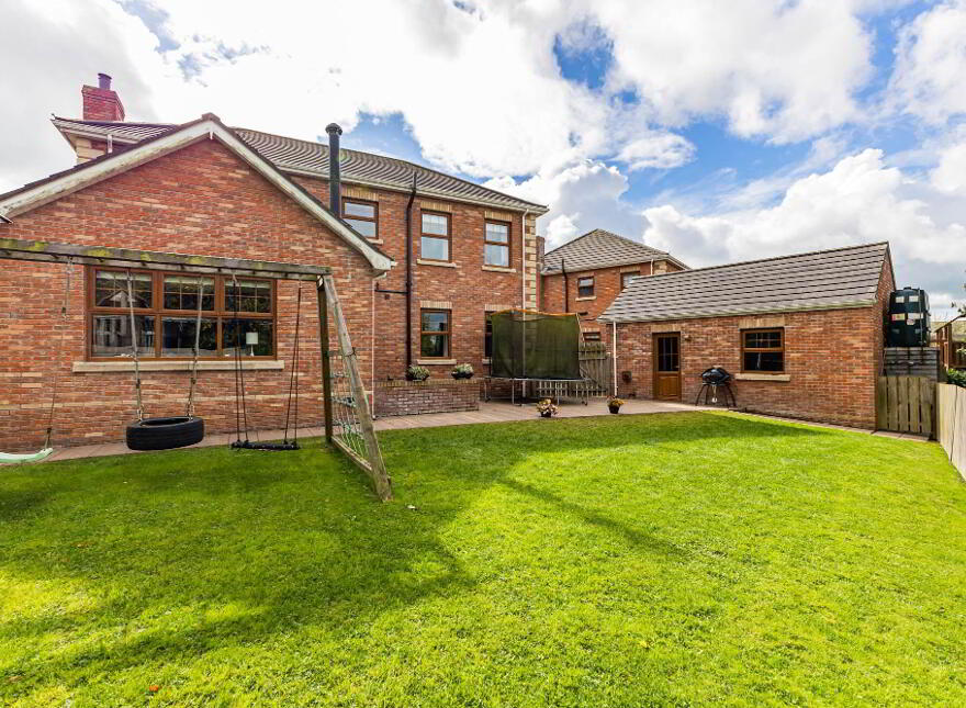 39 Governors Bridge Road, Hillsborough, BT26 6FH