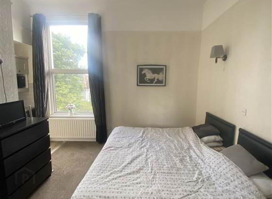 Studio 4, 254 Ravenhill Road, Belfast, BT6 8GJ
