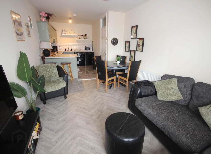 10 Railway Court, Pearse Road, Letterkenny, F92EW24