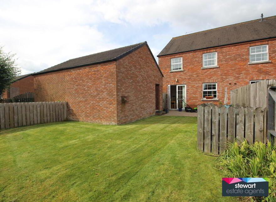 27 Glebe Park, Moira, BT67 0TF