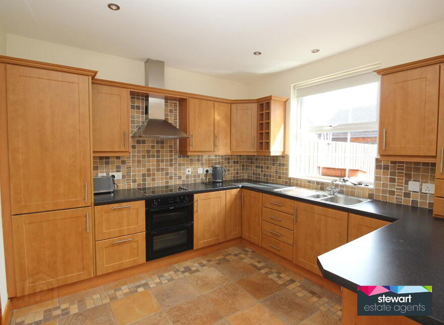 27 Glebe Park, Moira, BT67 0TF