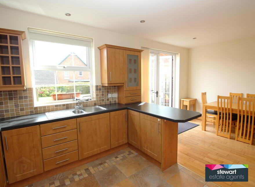 27 Glebe Park, Moira, BT67 0TF