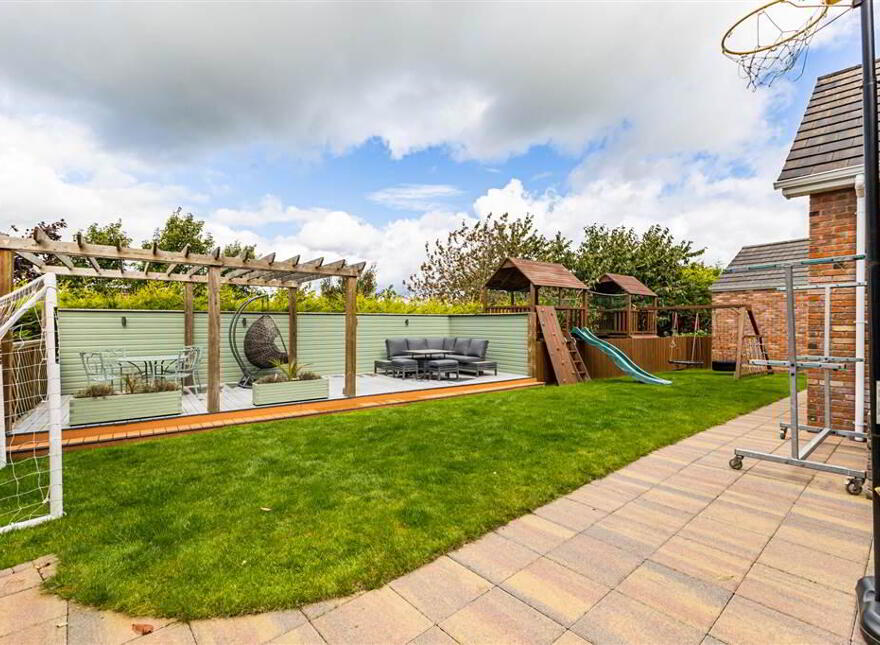 37 Governors Bridge Road, Royal Hillsborough, BT26 6FH