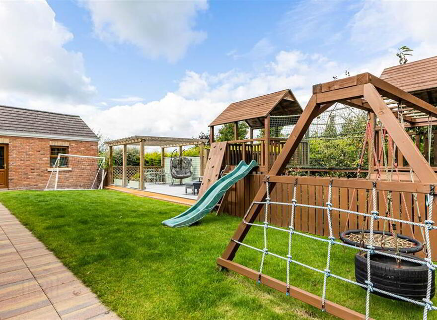 37 Governors Bridge Road, Royal Hillsborough, BT26 6FH