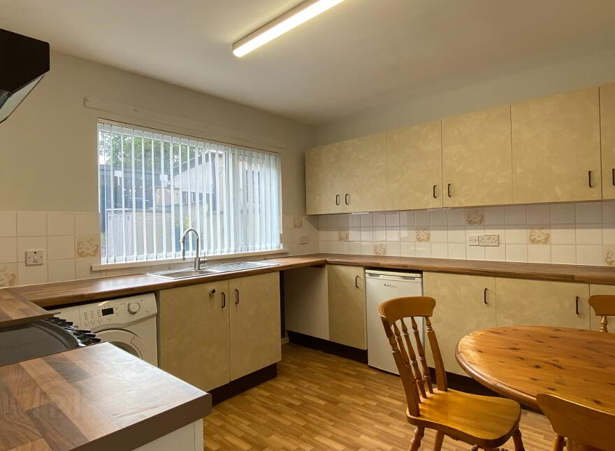12 Hillhall Park, Lisburn, BT27 5DE