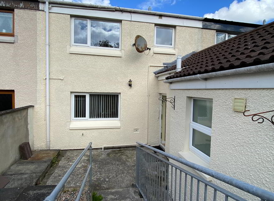 12 Hillhall Park, Lisburn, BT27 5DE