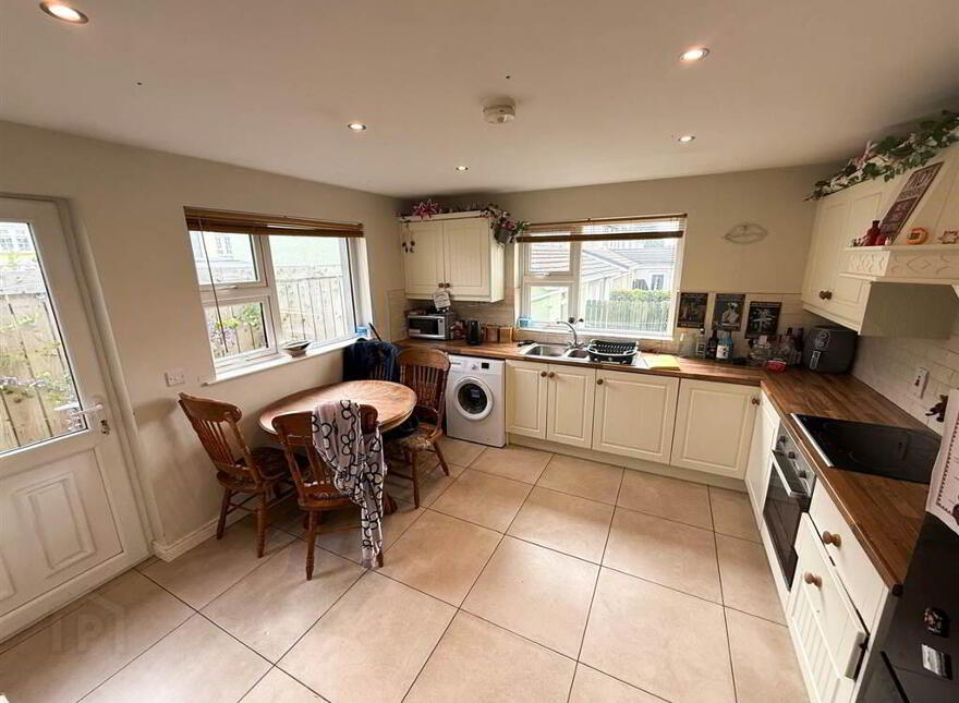 77 O'Neill Avenue, Newry, BT34 2DY
